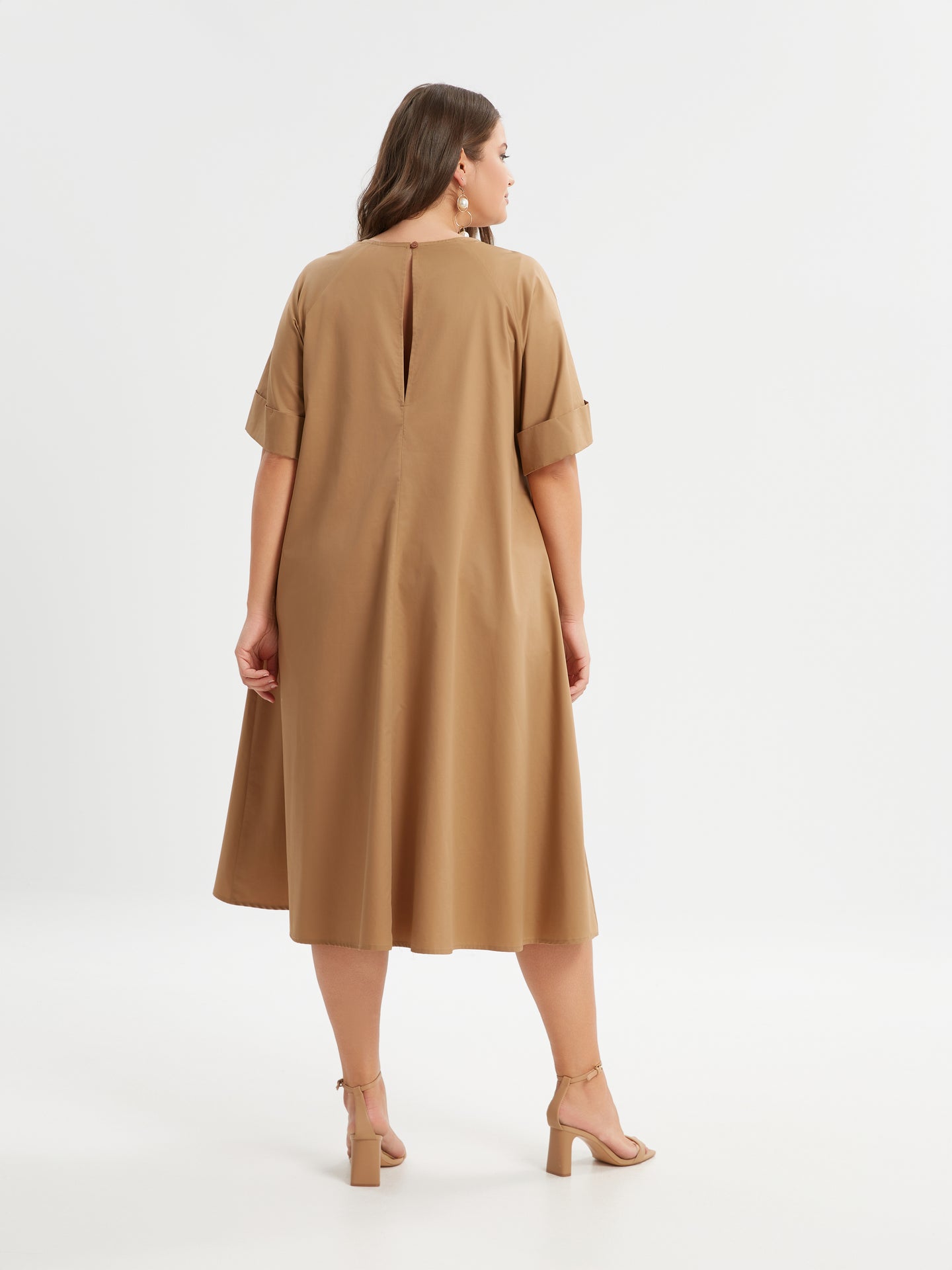 Baumwoll-Kleid in Caramel von Mat Fashion_grosse Grössen_DE BOER plus Luzern_3