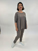 Blusenshirt und Stretch Hose mit Umschlag in Technomaterial in Taupe von Zeitlos by Luana - grosse Grösssen - DE BOER plus Luzern 