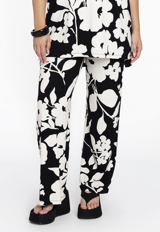 weite Jerseyhose mit Blumenprint_Yoek_DEBOERplusLuzern