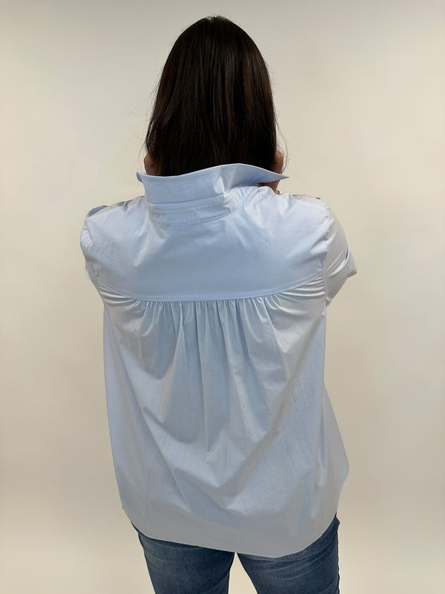 Hellblaue Bluse mit Raffung im Rücken von White Label von Rofa_grosse Grössen_DE BOER plus Luzern_6