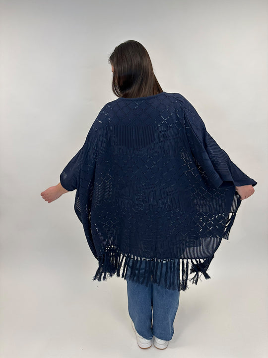 Poncho mit Fransen in Dunkelblau von Yoek Fashion_grosse Grössen_DE BOER plus Luzern_5