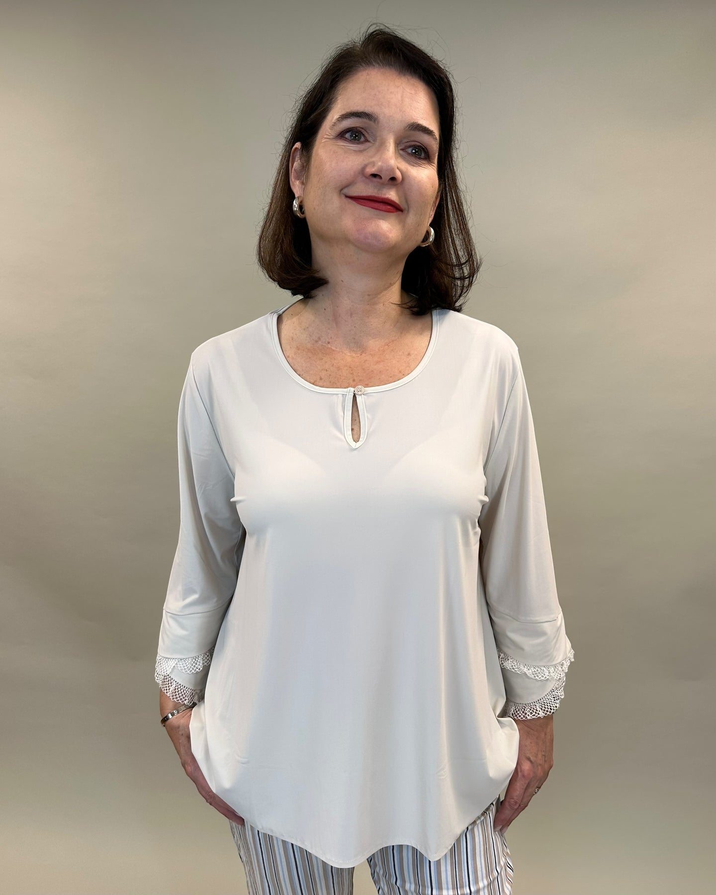 Shirt Bluse in Technomaterial von Zeitlos by Luana_grosse Grössen_DE BOER plus Luzern